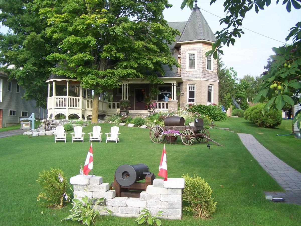 Creighton Manor Inn Bed & Breakfast Orillia Exterior photo